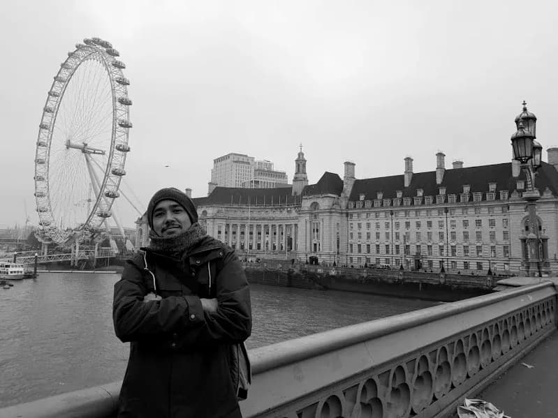 Dyones Oliveira, fundador da V2O5, em Londres